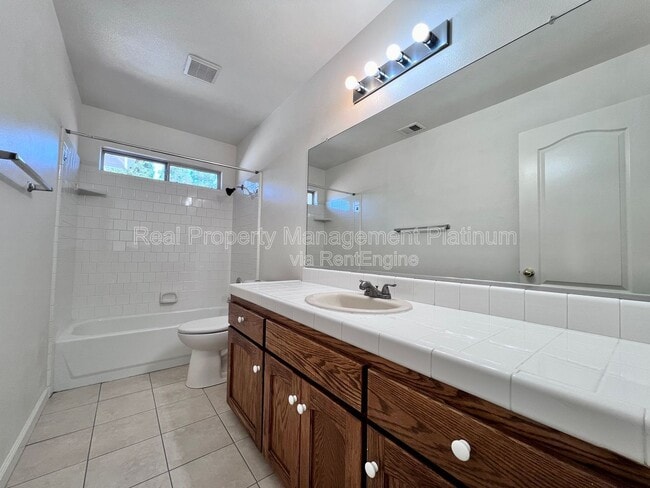 Building Photo - 2233 E Christopher Dr