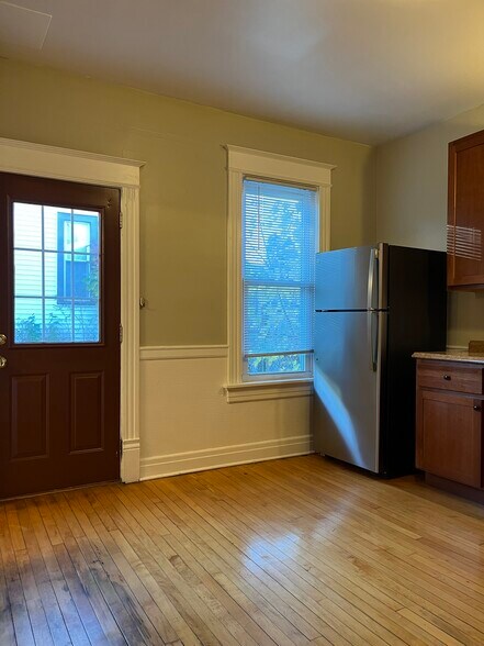 Building Photo - 2139 S Aldrich St