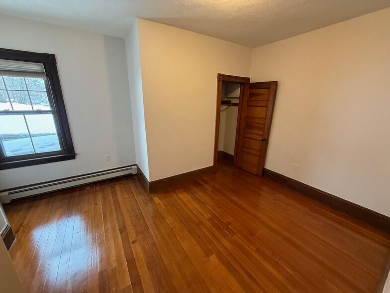 Building Photo - 287 Elliot St