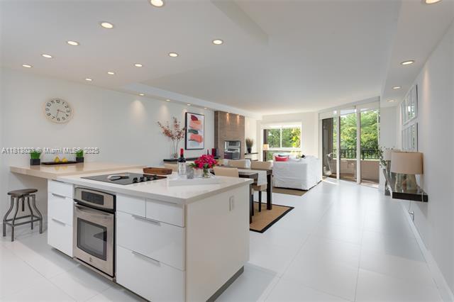 Building Photo - 161 Crandon Blvd