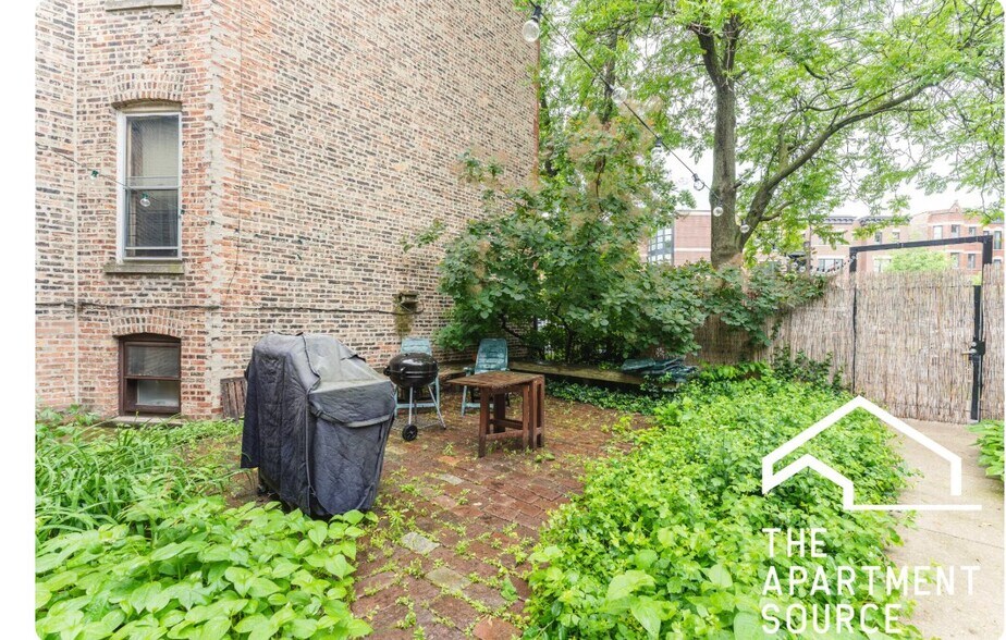 Building Photo - 1407 N Wicker Park Ave