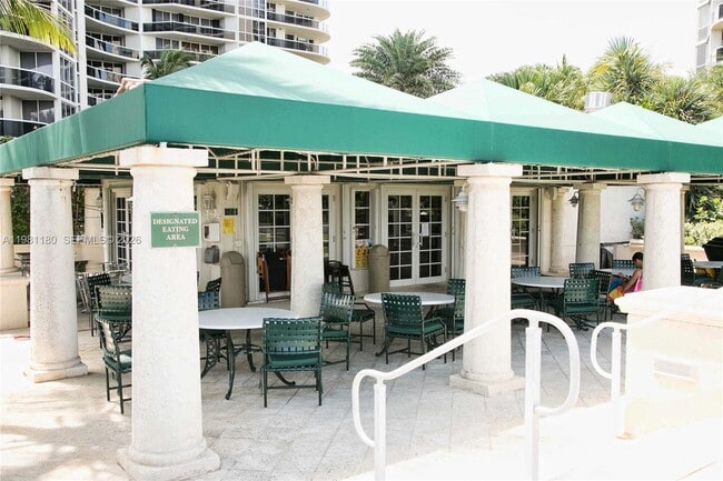 Building Photo - 3200 N Ocean Blvd