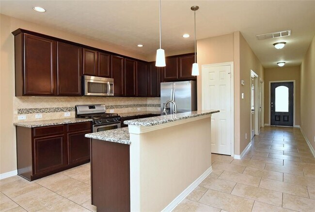 Building Photo - 4050 Calaway Oaks Ln