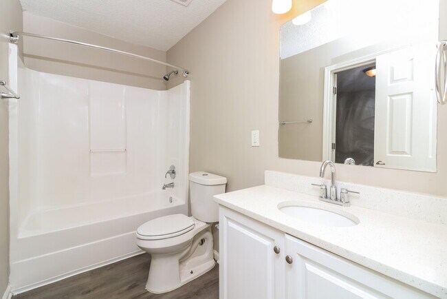 Building Photo - 2756 River Tree Dr