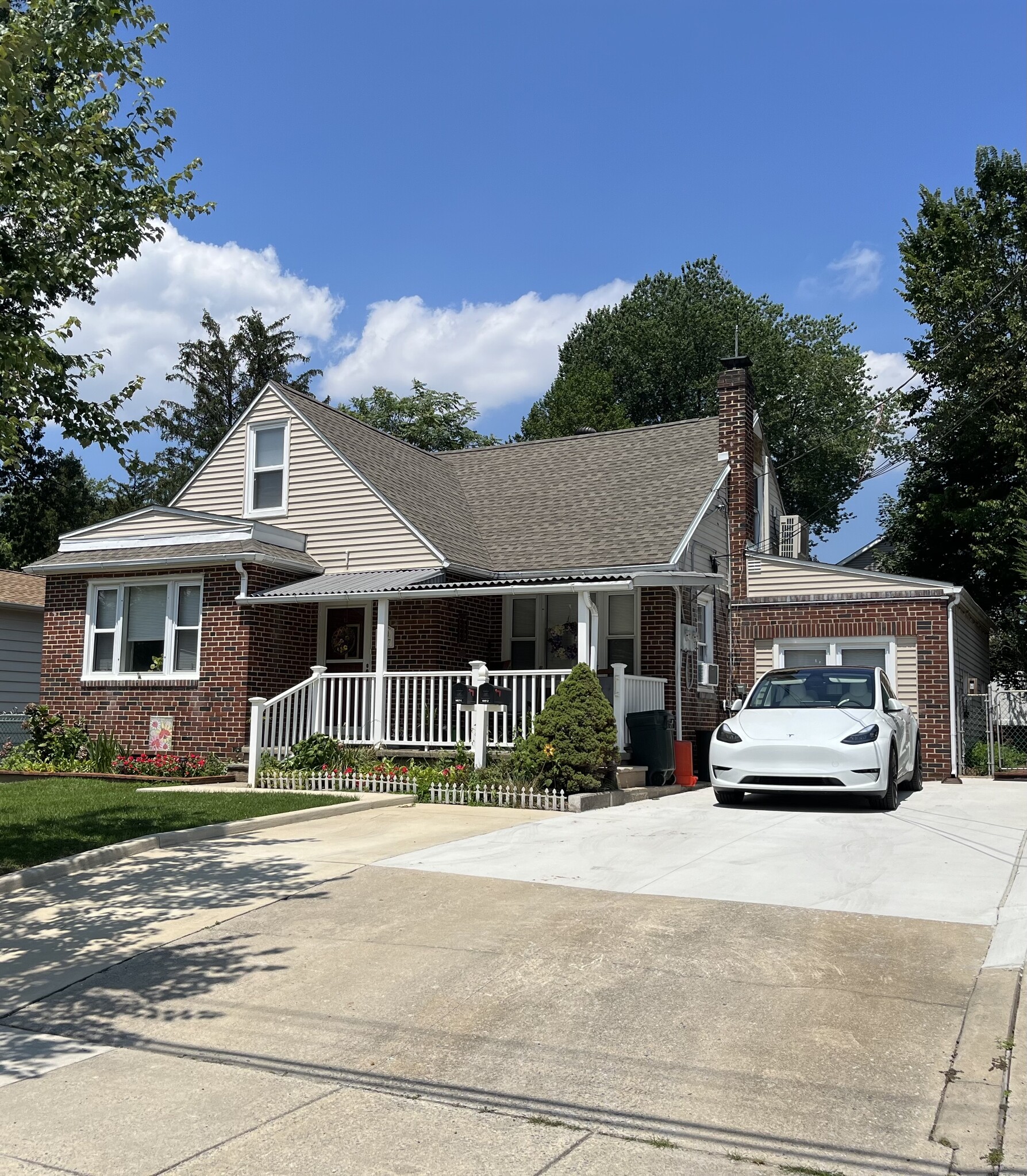 Building Photo - 1417 W High St