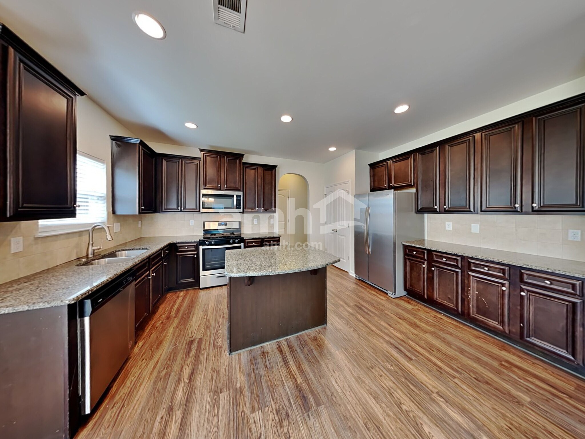 Building Photo - 729 Rolling Downs Dr SW