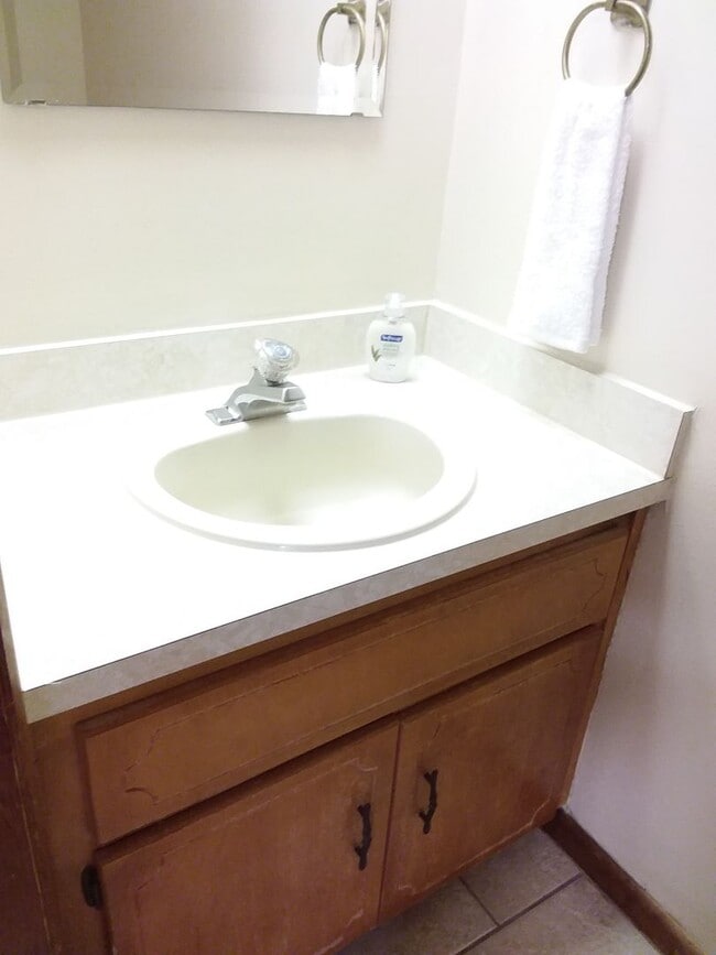 Building Photo - Mandarin - 2/2.5 townhome