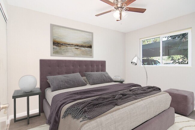 Building Photo - Upper floor 1 bedroom in quiet neighborhood with parking, AC - close to San Diego