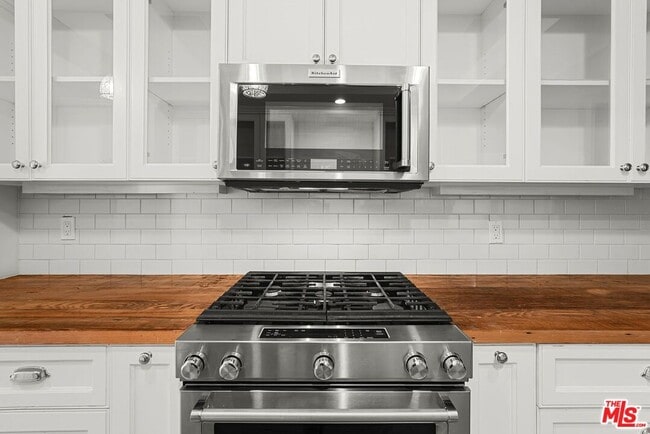 Building Photo - 10671 Holman Ave