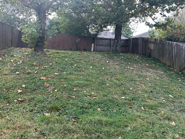 Building Photo - 212 White Oak Trace