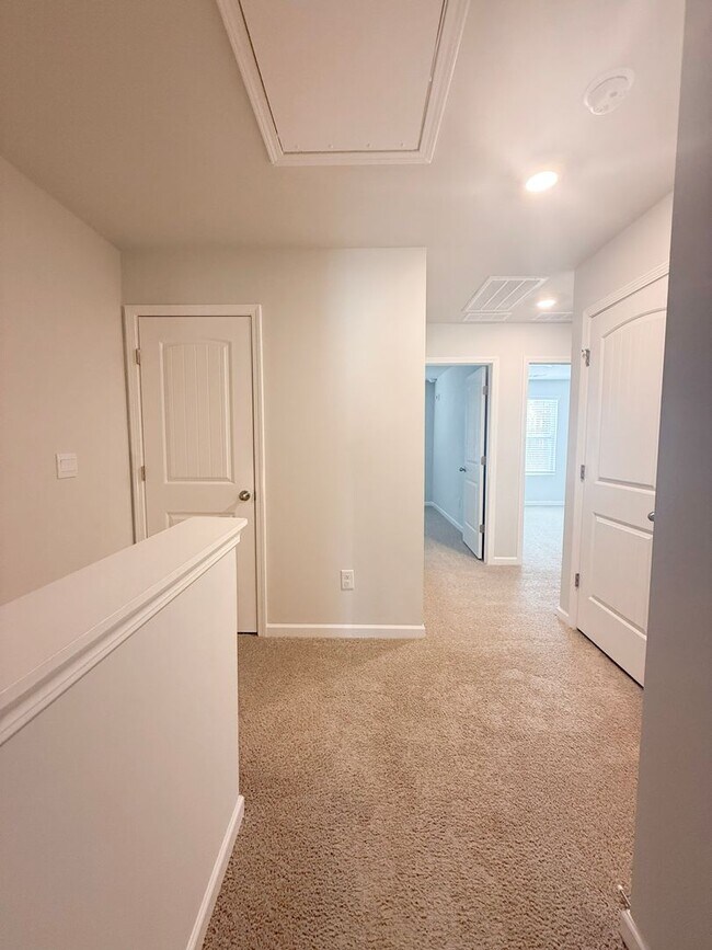 Building Photo - Newly Built 3 Bedroom Home - Baxter