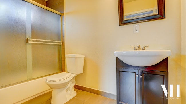 Building Photo - 1227 W 37th Pl