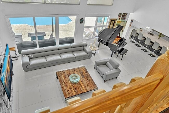 Building Photo - 3877 Bimini Ave