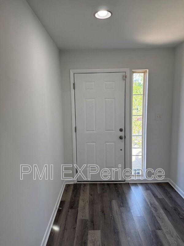 Building Photo - 1023 Spring Valley Ct