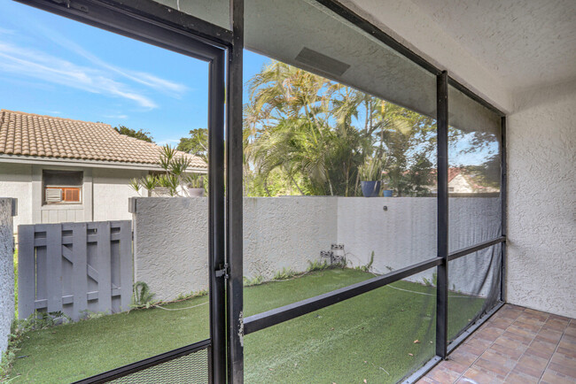 Building Photo - 9775 Riverside Dr
