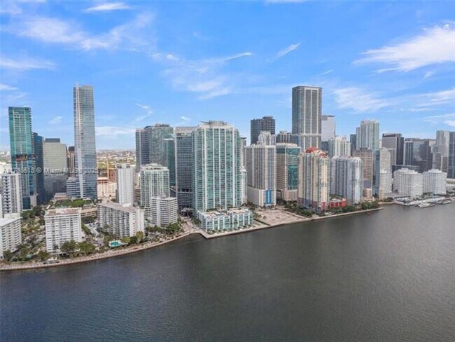 Building Photo - 1331 Brickell Bay Dr