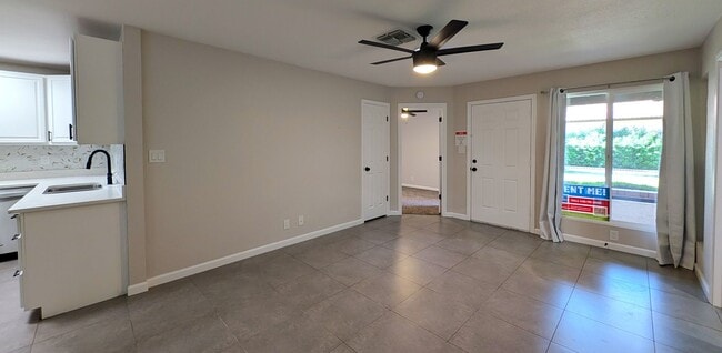 Building Photo - 2 Bedroom Condo Unit in the Colonia Coronita Chandler Townhomes Community Near E Chandler Rd and ...
