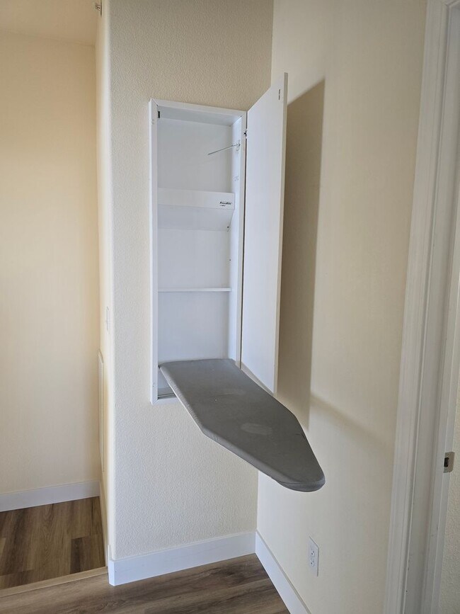 Building Photo - Beautiful North Reno Home W/ Panoramic views!