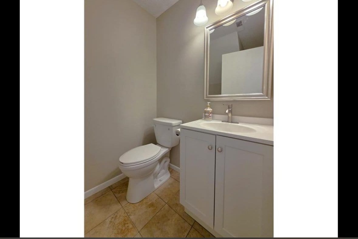 Building Photo - 4710 Lenore Ln