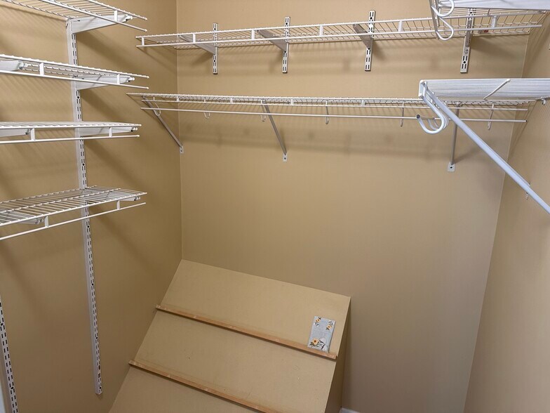 Building Photo - 1409 Miller Dr