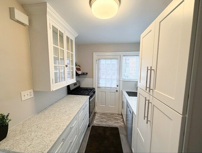 Building Photo - 3919 Beech St