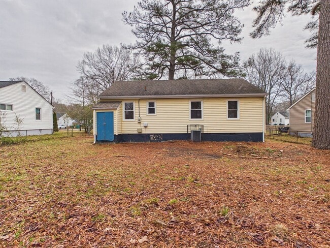 Building Photo - 1018 Barlen Dr