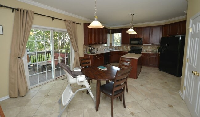 Building Photo - STATELY CUSTOM HOME IN EAGLE HARBOR, ISLE OF WIGHT/CARROLLTON VA!!