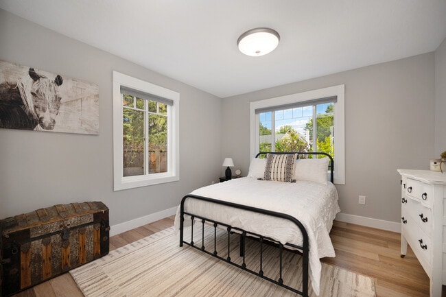 Building Photo - 841 N 5th St