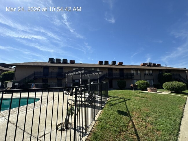 Building Photo - MOVE IN READY! 2 WEEKS OFF!! NO APP FEE! UPSTAIRS UNIT WITH BALCONY!