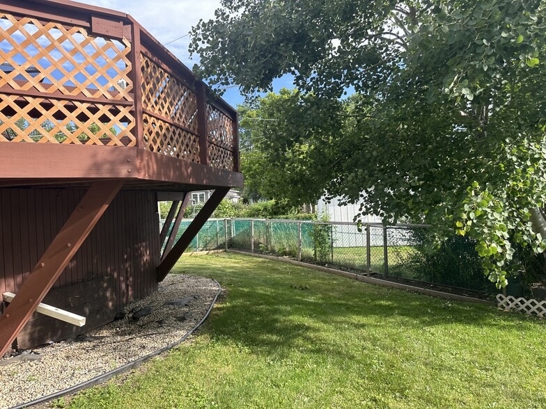 Back Yard - 1336 N Northwest Hwy