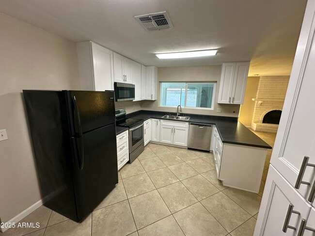 Building Photo - 4639 W Ruth Ave