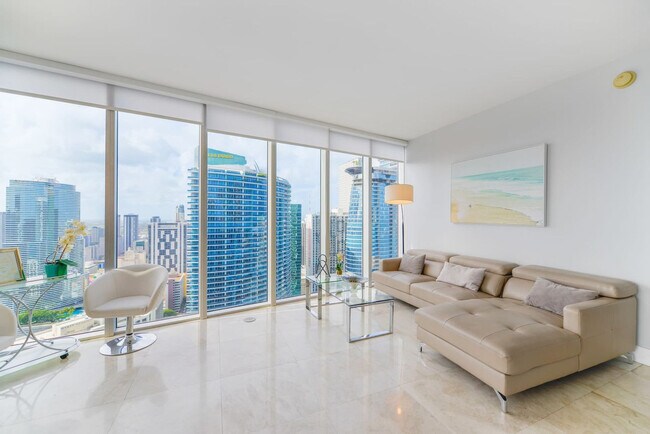 Building Photo - 485 Brickell Ave