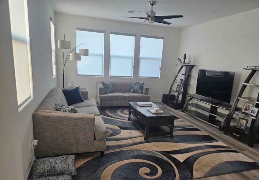 Building Photo - 1639 Corte Medialuna