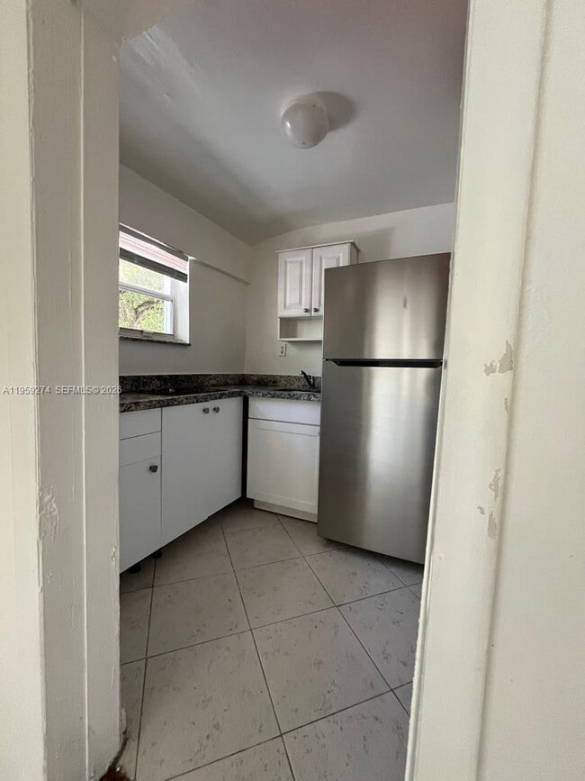 Building Photo - 1012 N 24th Ave