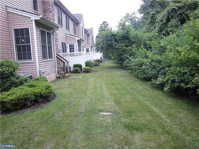 Building Photo - 11 Wedgewood Ct