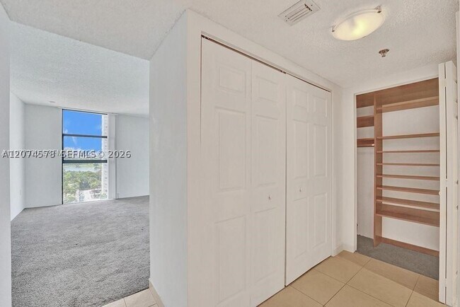 Building Photo - 20505 E Country Club Dr