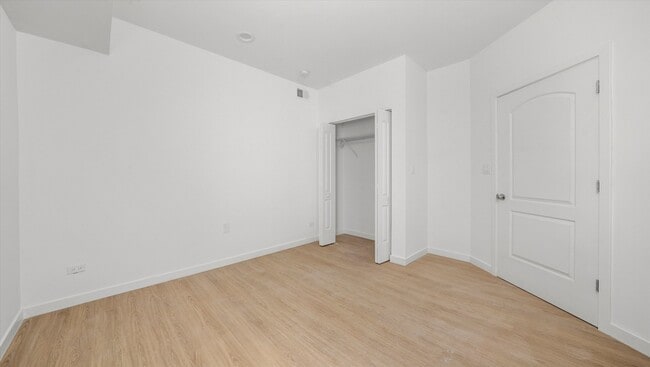 Building Photo - 2355 W Fullerton Ave