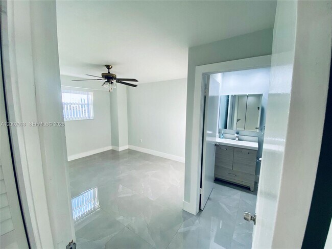 Building Photo - 199 SW 12th Ave