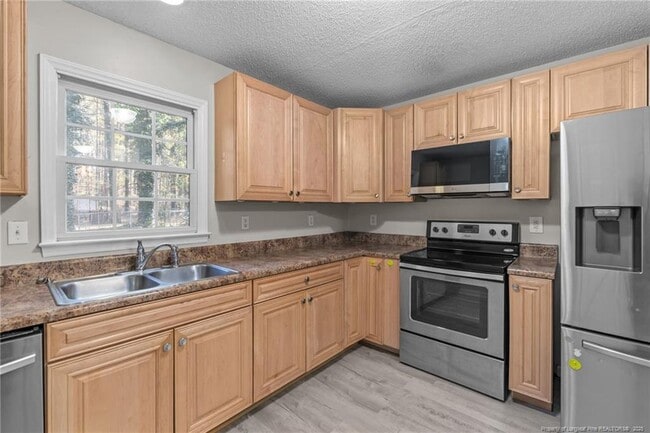 Building Photo - 82 Stonecliff Ln