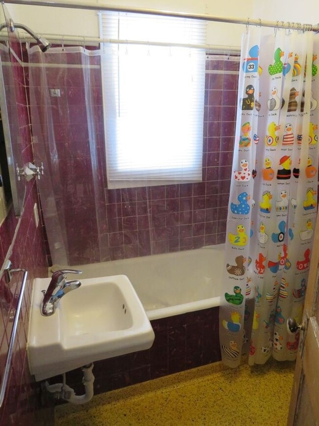 Building Photo - 3220 Primrose St