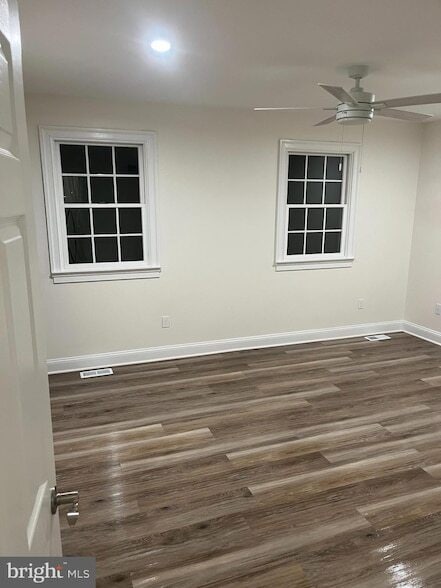 Building Photo - 115 Carrie Ln