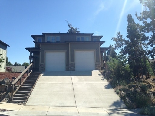 Building Photo - K1021