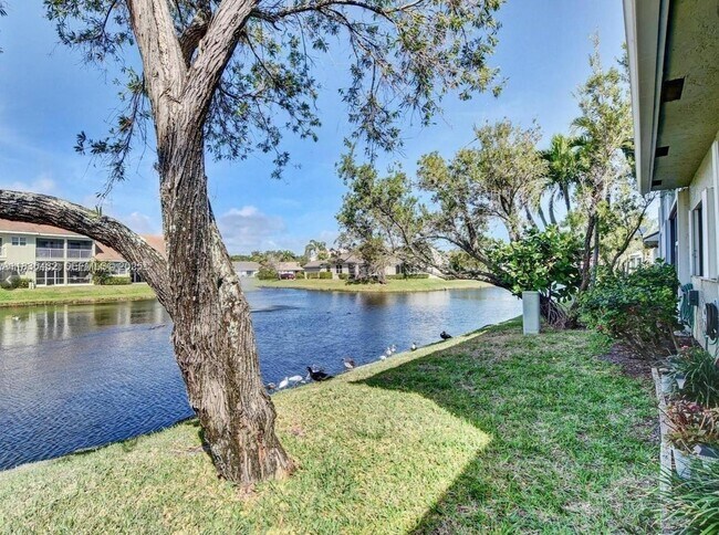 Building Photo - 51 N lakeshore Dr