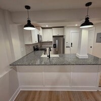 Building Photo - 843 Main St