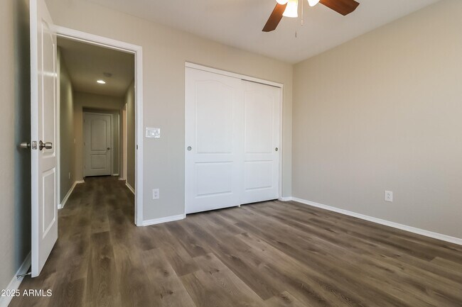 Building Photo - 9015 S 50th Ln