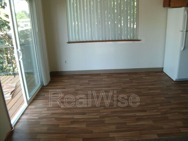 Building Photo - 17838 NE Multnomah Dr