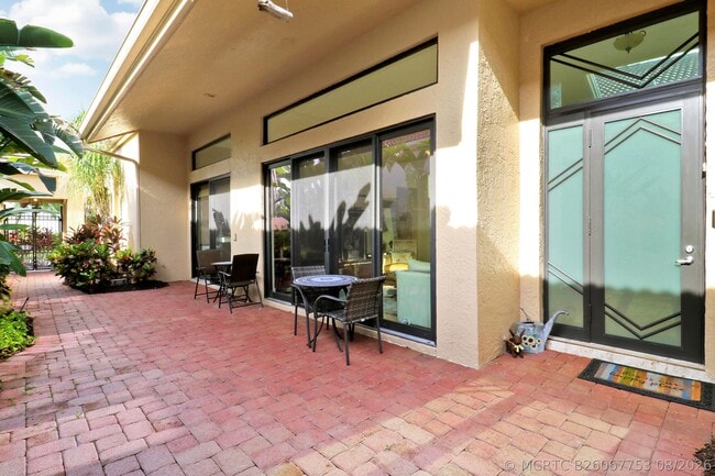 Building Photo - 210 Coral Cay Terrace