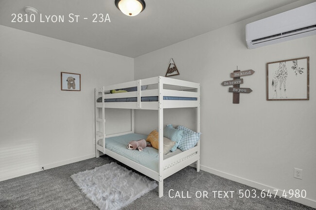 Building Photo - 2810 SE Lyon St