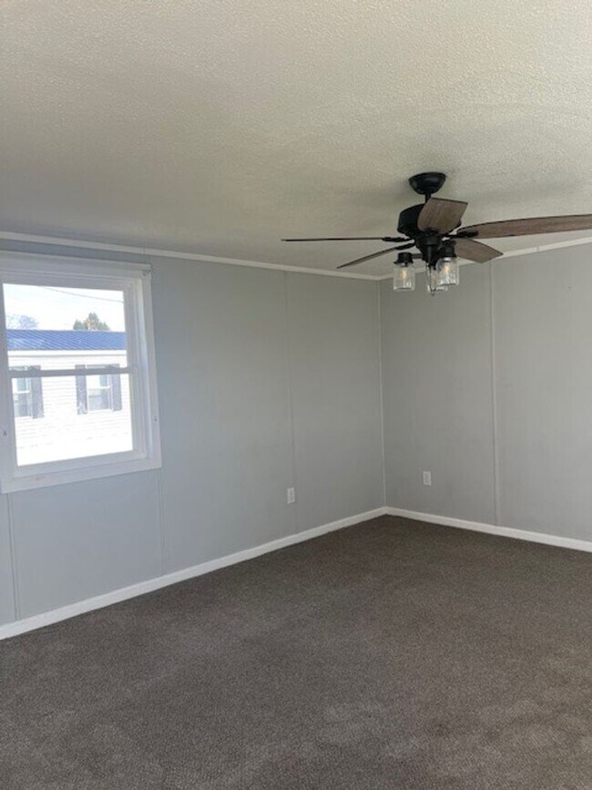 Building Photo - 2bed Rural Mobile Home