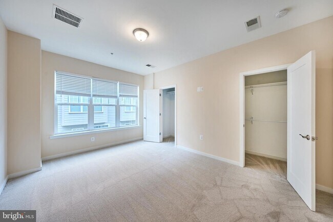 Building Photo - 256 Bluemont Branch Terrace SE